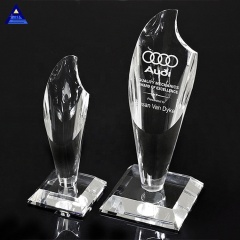 Le trophée de prix de la torche en cristal optique transparent le plus populaire pour la coopération commerciale