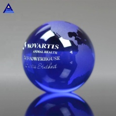 Globe de cristal de trophée bleu le plus récent de qualité supérieure promotionnel pour les cadeaux d'affaires