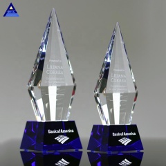 Trophée de récompense de cristal de diamant exécutif de triangle clair de conception de beauté avec la base