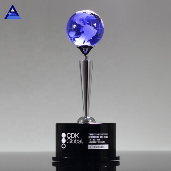 Wholesale Newest Custom Crystal Glass Award Trophy For World Globe events