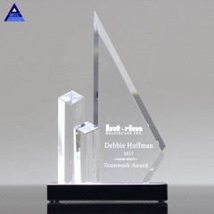 Trophée en cristal personnalisé de crête d'Emory de récompense d'obélisque pour des cadeaux de souvenirs de gravure