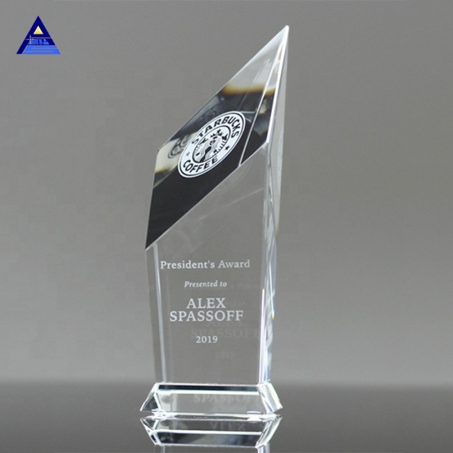 Cadeau de bouclier de cristal de trophée de récompense de verre de cristal de luxe de forme d'obélisque clair élégant pour des récompenses de concurrence