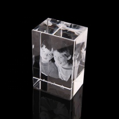 Cube de cristal de gravure laser 3d de photo de logo personnalisé de qualité supérieure en cristal de FS à vendre