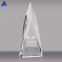El láser 3D personalizado barato graba trofeos de cristal de premio triangular para regalos de recuerdo