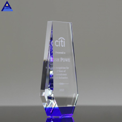 Récompense en cristal optique gravée par conception personnalisée en gros promotionnelle