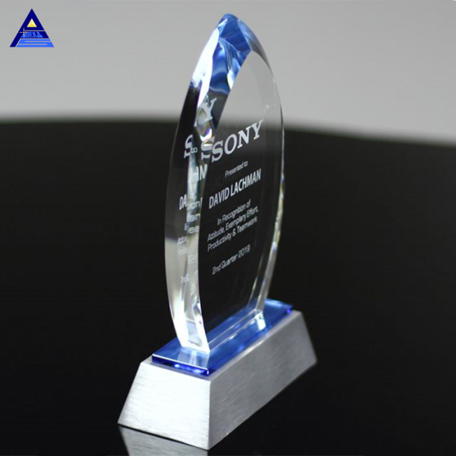Hot Sales Design K9 Engraved Fashion Crystal Trophy For Souvenir Gifts