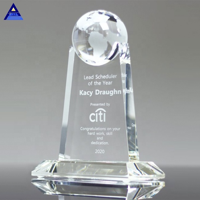 Trophée Paramount Crystal Award de la carte mondiale de la terre des mains du fournisseur de la Chine pour la réunion d'affaires