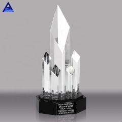 Trophée en verre de cristal de récompense de colonne à facettes personnalisée par nouvelle conception pour le cadeau d'affaires