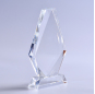 Trophée en cristal quadrilatéral créatif bon marché personnalisé gravable avec base claire