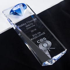 Trofeo de cristal de diamante 2021 con logotipo grabado/trofeo de diamante de cristal transparente/premio de cristal en forma de diamante para regalo de negocios