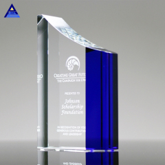 Trophées et récompenses en cristal de gravure clair et bleu personnalisés bon marché de Pujiang