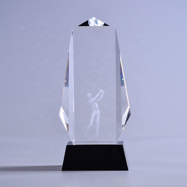 Vente en gros 3D gravé au laser sculpté Sport Golf Optical Crystal Trophy Awards avec base