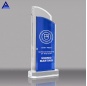 Trophée en verre de cristal de haute qualité en gros Trophée de cristal de dualité divine bleue personnalisée pour les récompenses