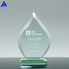 Récompense de trophée en cristal de verre de jade de flamme biseautée en gros d'usine avec la base