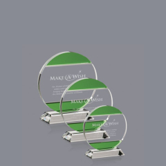 Trofeo de cristal transparente personalizado redondo verde de fábrica de muchos años trofeo de cristal