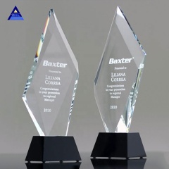 Prix ​​en verre vierge de forme d'obélisque de conception personnalisée la plus vendue pour la gravure de logo