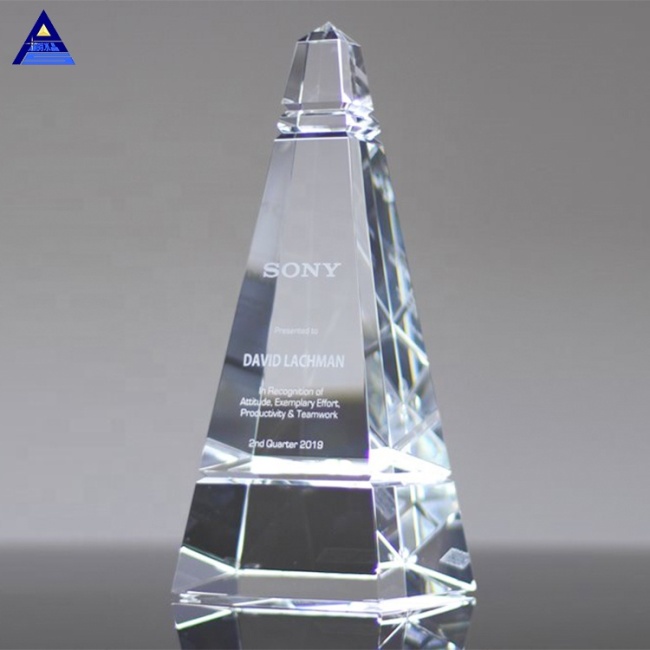 Classic Custom White Clear 3D Laser Engraving Majestic Pyramid Crystal