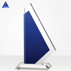Pujiang Factory Free Design Custom K9 Trofeo de cristal en blanco Grabado con láser Trofeo 3d Premios de cristal para regalo de negocios