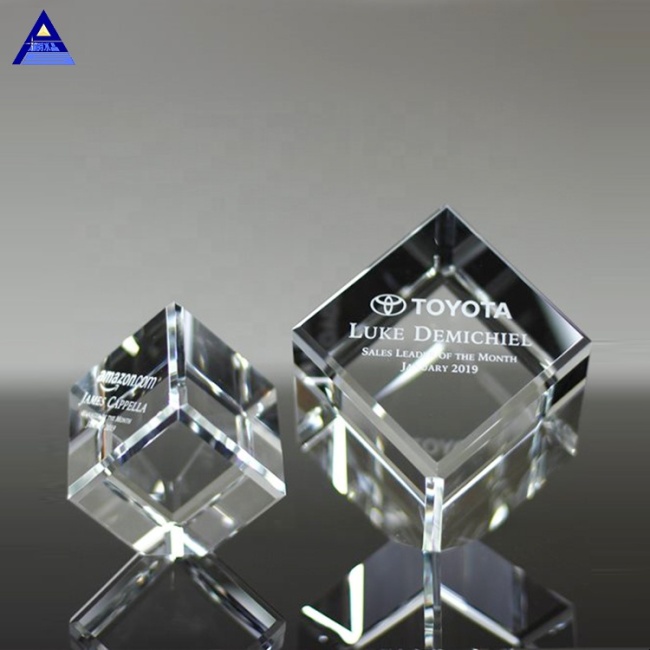Pisapapeles de cubo de cristal transparente tallado antiguo de fábrica para la venta