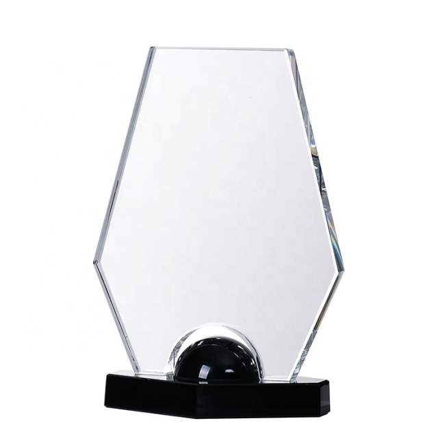 Trofeo de premio de cristal en blanco personalizado exaltado más nuevo al por mayor para eventos deportivos