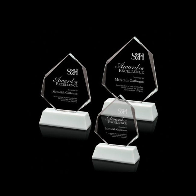 Prix ​​​​de cristal de plaque de gravure de surface de produits de gros pour les cadeaux de sport d'entreprise