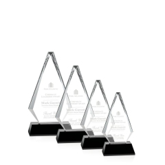 China Wholesale High Quality 3D Laser Triangle Crystal Trophy For Business Gifts