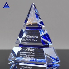 Nouveau trophée de récompense d'art en cristal optique en verre de cône de pyramide personnalisé