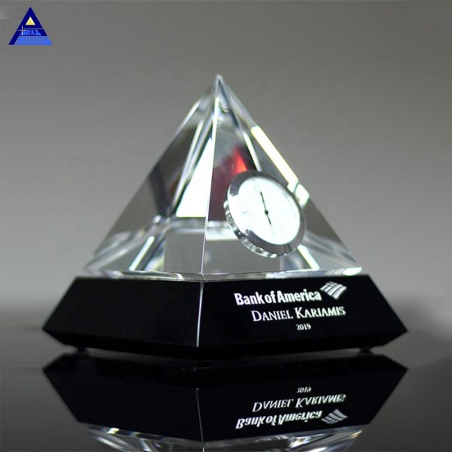 Classic Table Crystal Glass Pyramid Clock Triangle Crystal Desktop Clock For Souvenir Gifts