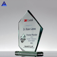 2019 Neueste fünfeckige Form Crystal Summit Jade Glass Award